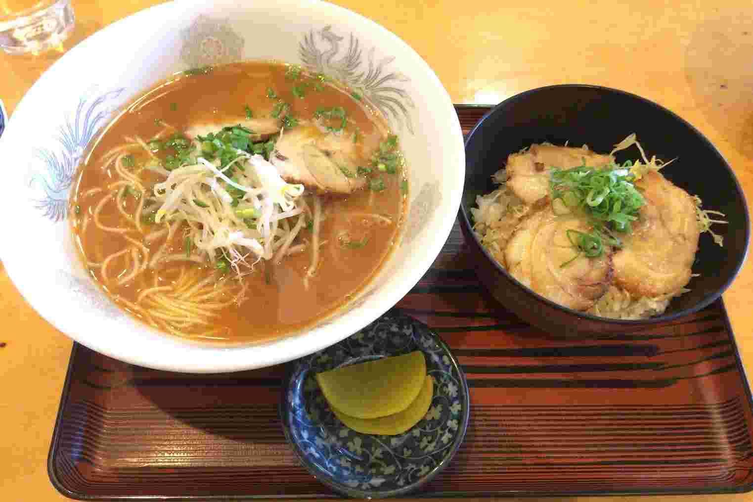 「若竹」のラーメンセット