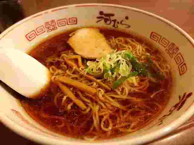 油の光る醤油ラーメン