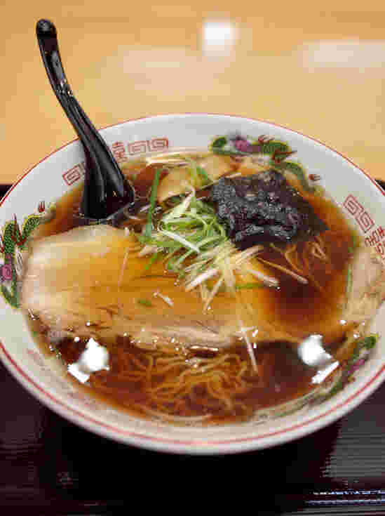 ねぎが印象的なラーメン