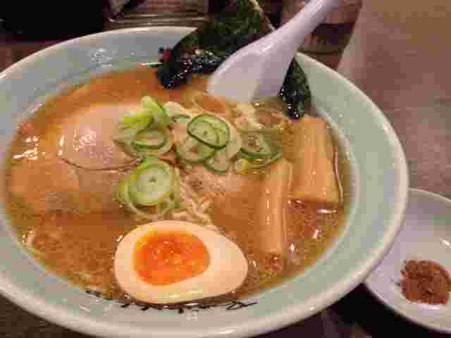 共和国限定の特製醤油ラーメン