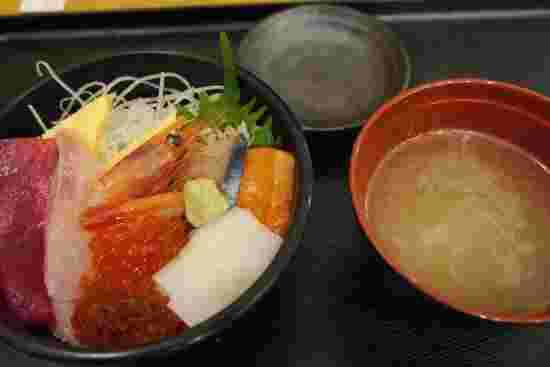 新南樽市場の海鮮丼