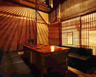 尺山寸水の店内