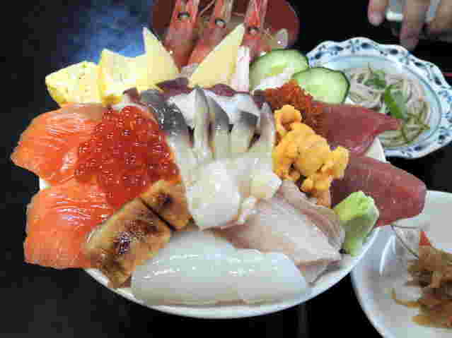 喰い処弐七の海鮮丼