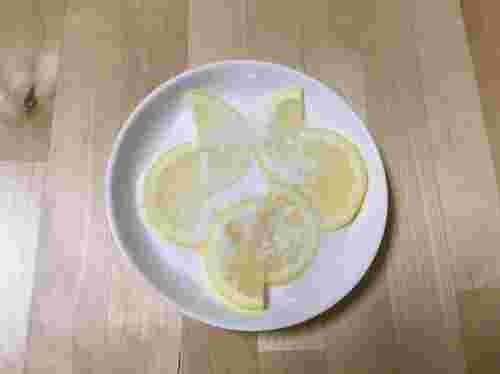 レモンの下ごしらえ