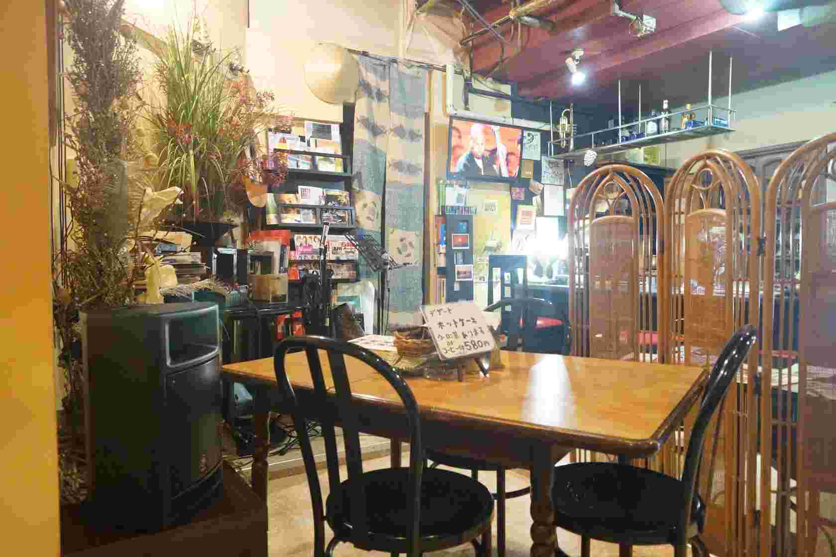 喫茶店内
