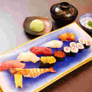 「鮨處八千代・築地場外店」寿司