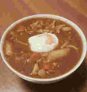 残った肉じゃがでマイルドカレーうどん