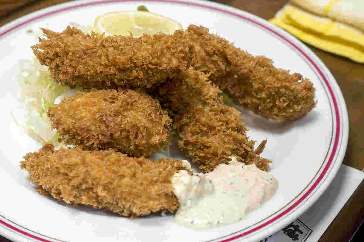 自由軒のトンカツとカニクリームコロッケ