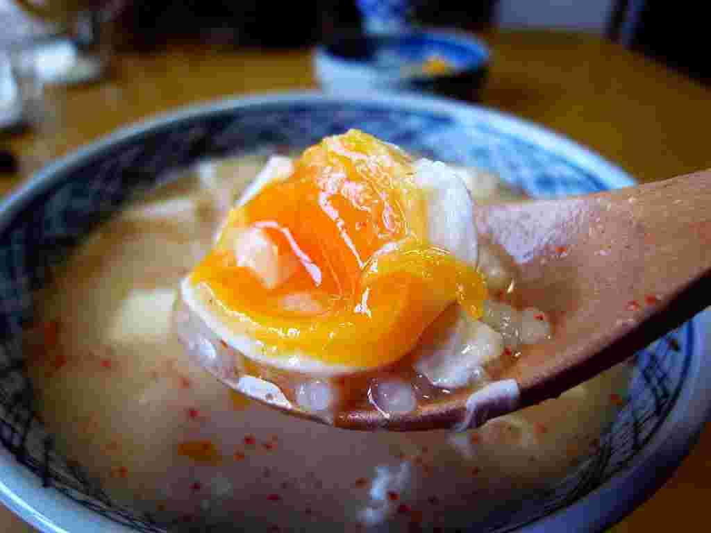 バカにできない美味しさの「味噌汁ぶっかけご飯」
