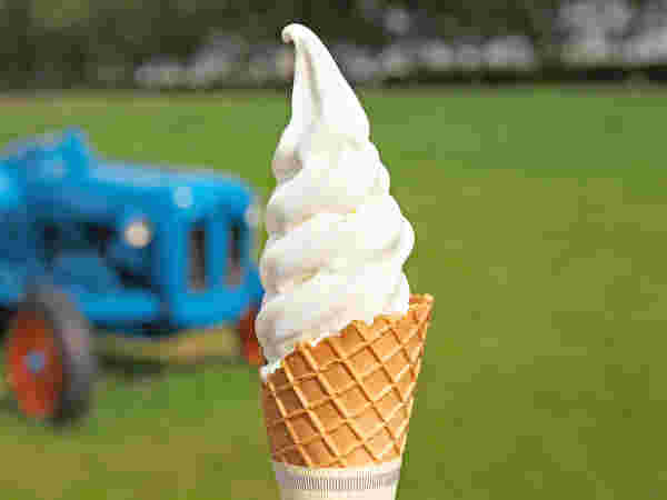 八紘学園農産物直売所のソフトクリーム