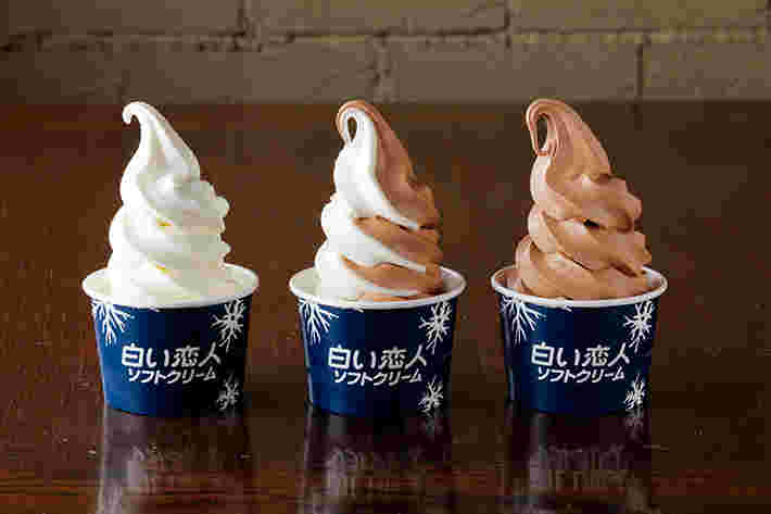 石屋製菓の白い恋人ソフトクリーム