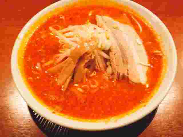 赤いラーメン