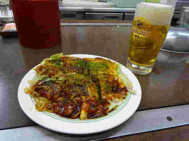 ビールと楽しむお好み焼き