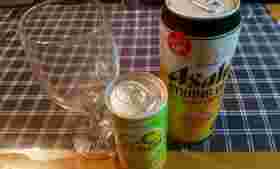 ビールとグラスとレモン飲料