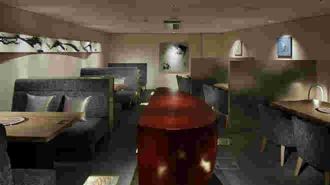 美術館のような店内