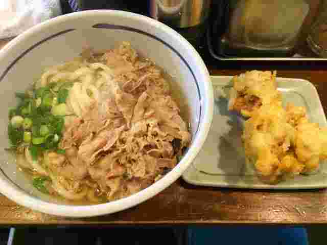 おにやんまの肉うどんととり天
