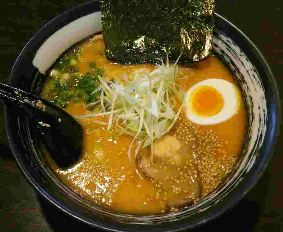 味噌ラーメンを上から撮った写真