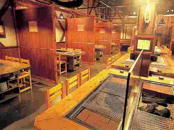 炉ばた煉瓦店内