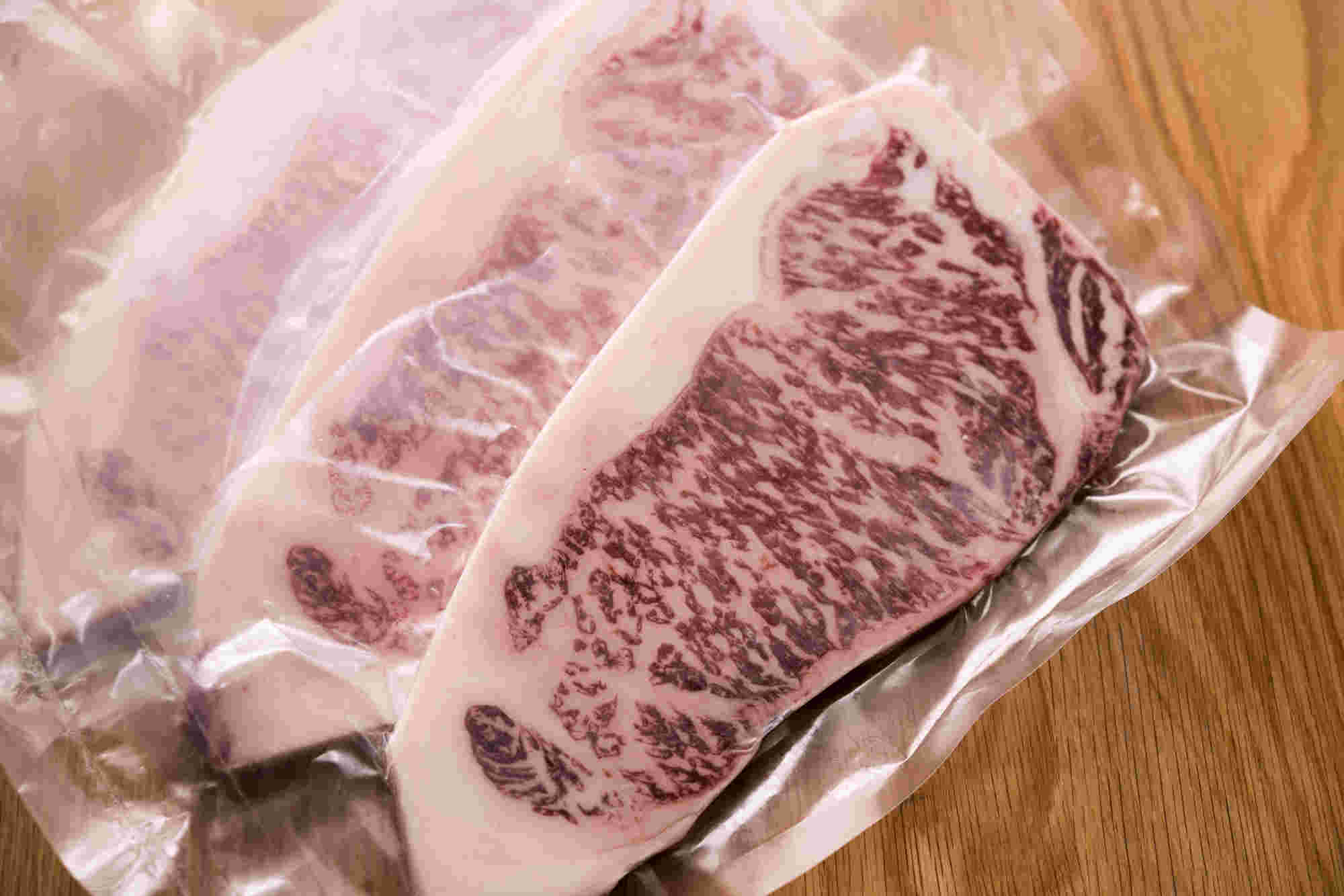 冷凍パックされた肉