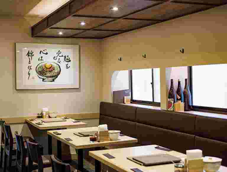 肉そばごん店内