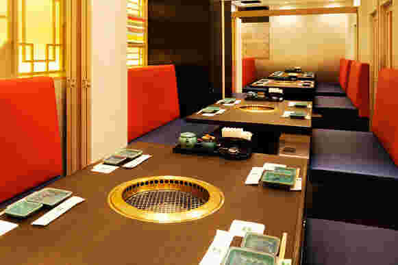 焼肉名菜福寿小杉店の店内の模様