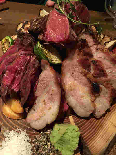 万代グリルの肉盛り