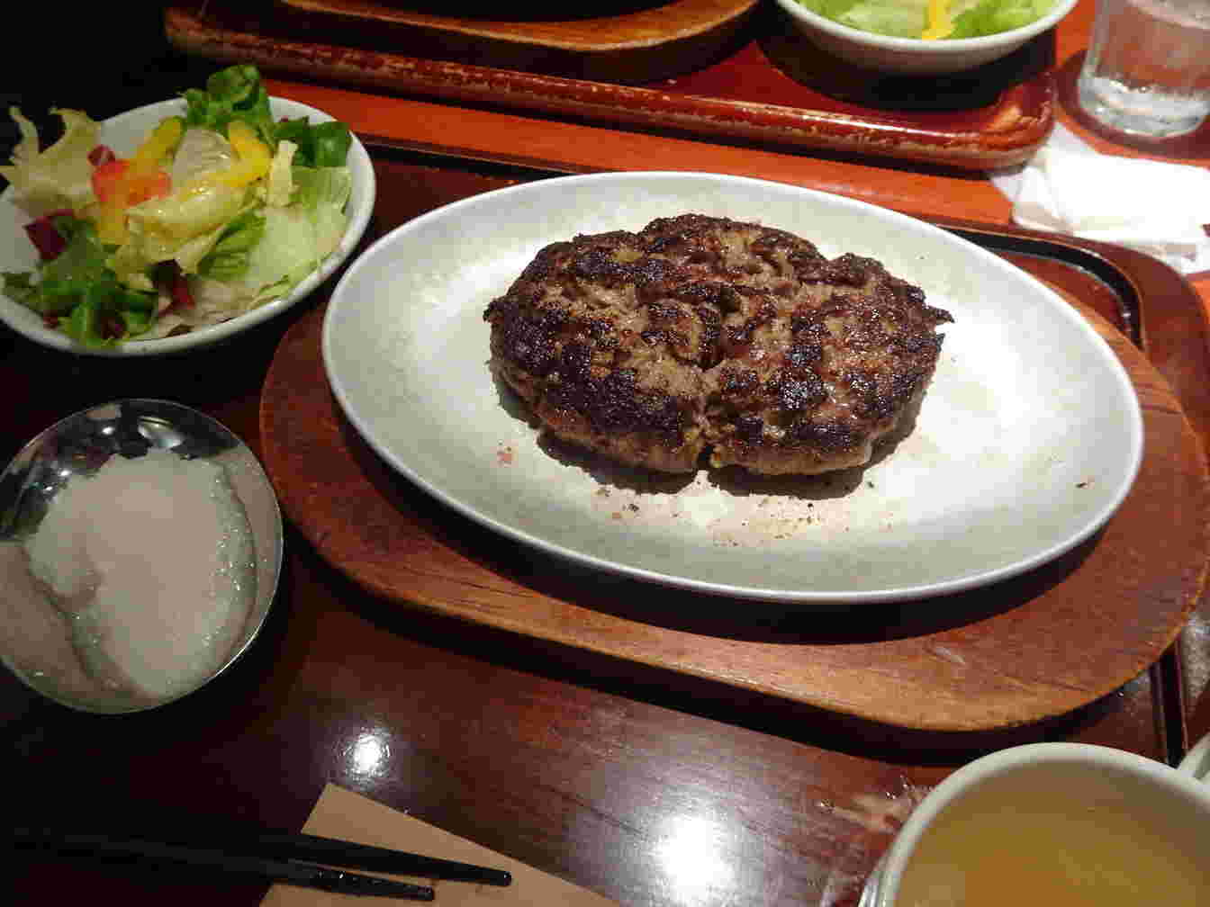 すねハンバーグ