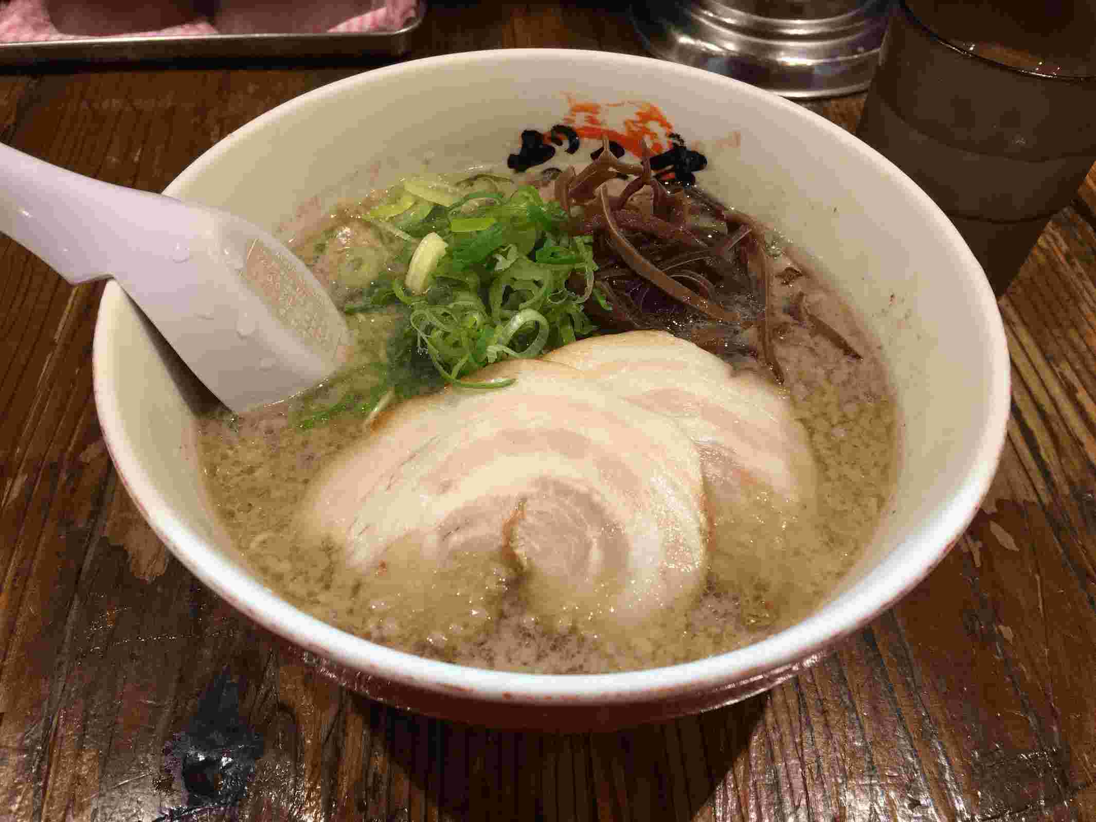 「元祖博多だるま」ラーメン