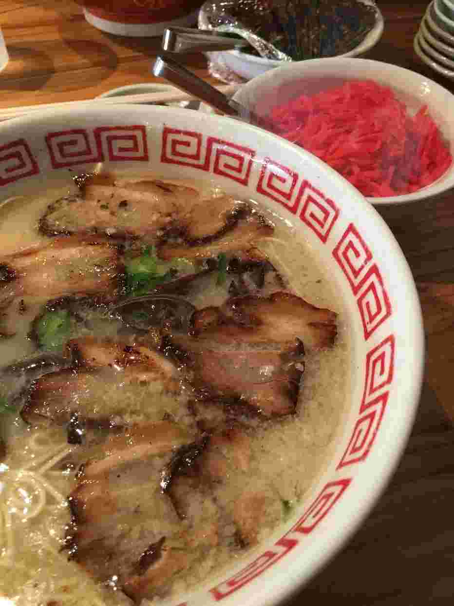 「めんくいや・博多駅東店」ラーメン