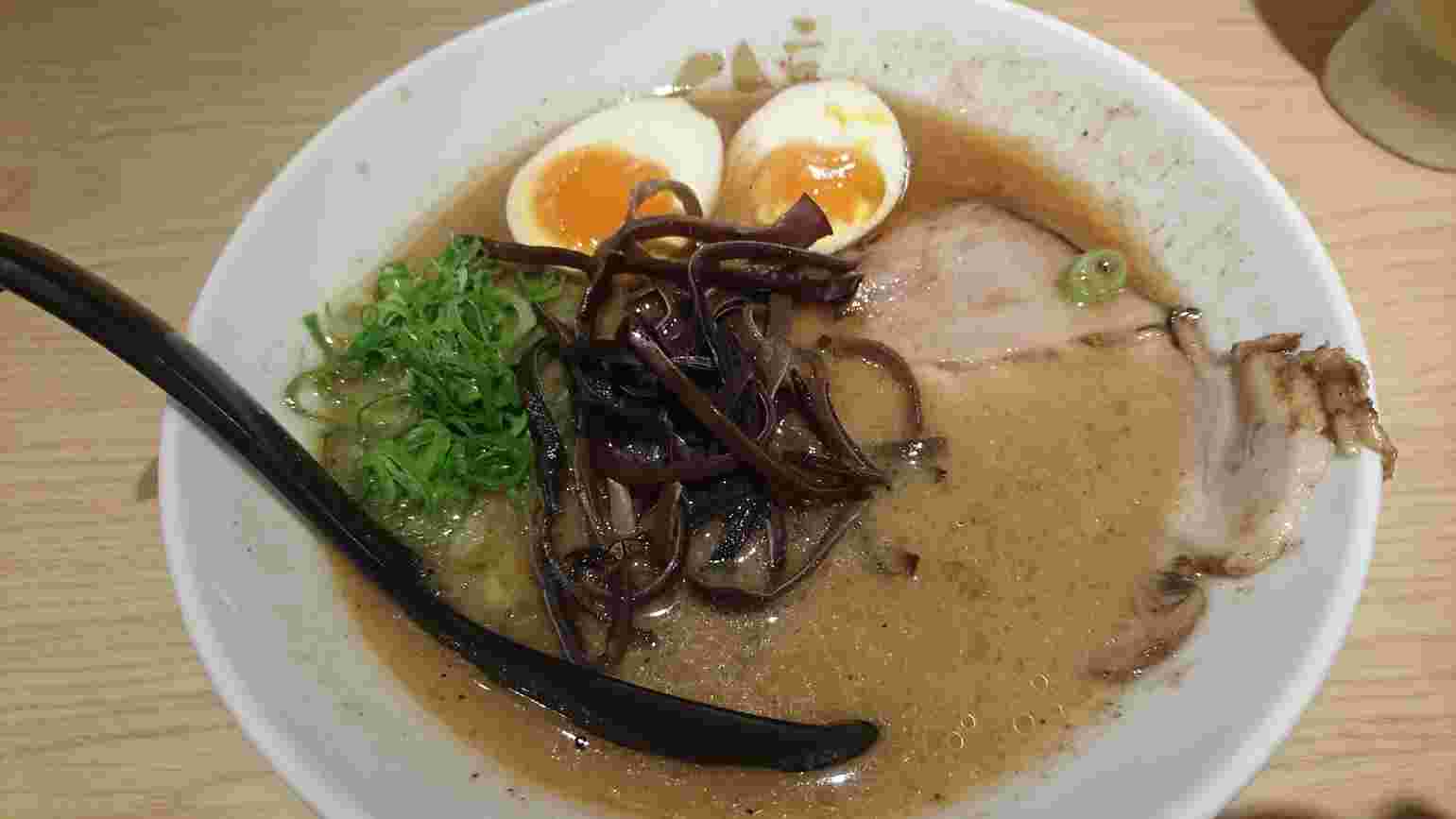 「らーめん二男坊・博多本店」ラーメン