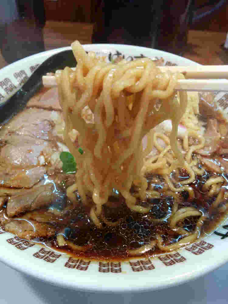 肉そばけいすけの麺