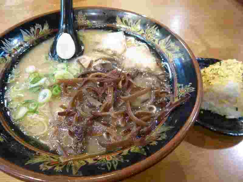 「元祖中州屋台ラーメン・一番一竜・ヨドバシカメラ博多店」ラーメン