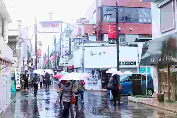 雨の日の小町通り