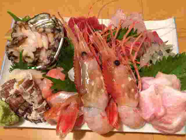 新鮮な魚介類の盛り合わせ