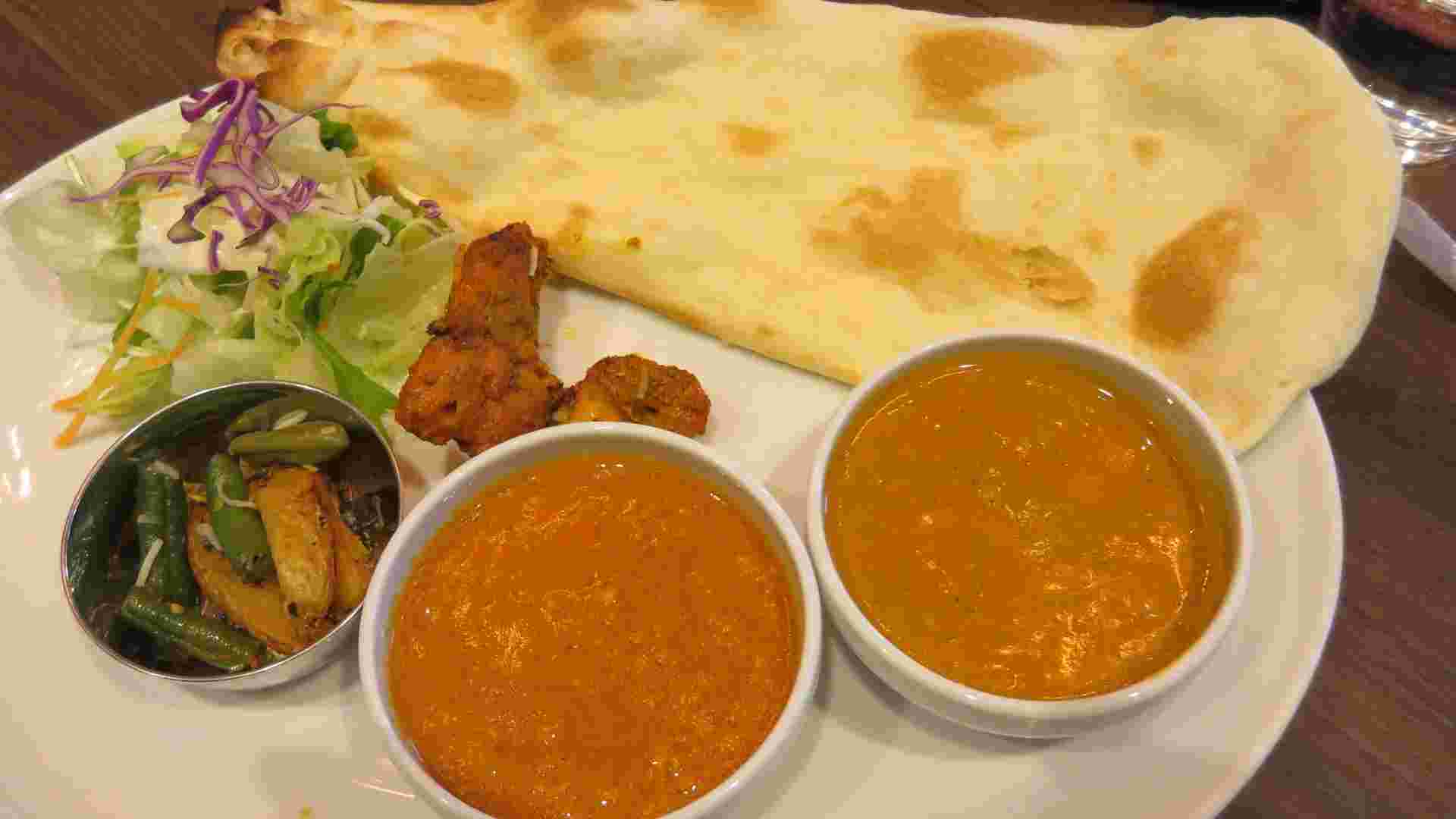 カレー2種とナンのセット