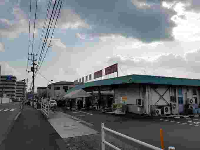 グラマーペインの隣にある安原商店