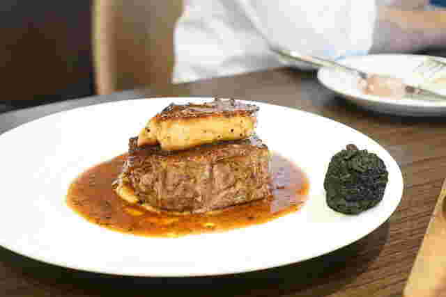 牛肉フィレとフォアグラのロッシーニ