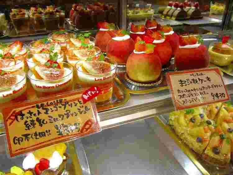 工夫が凝らされた旬のフルーツのケーキ
