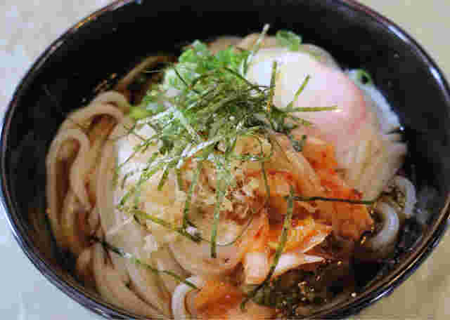 うどん館 - 冷やしキムラーぶっかけ温玉