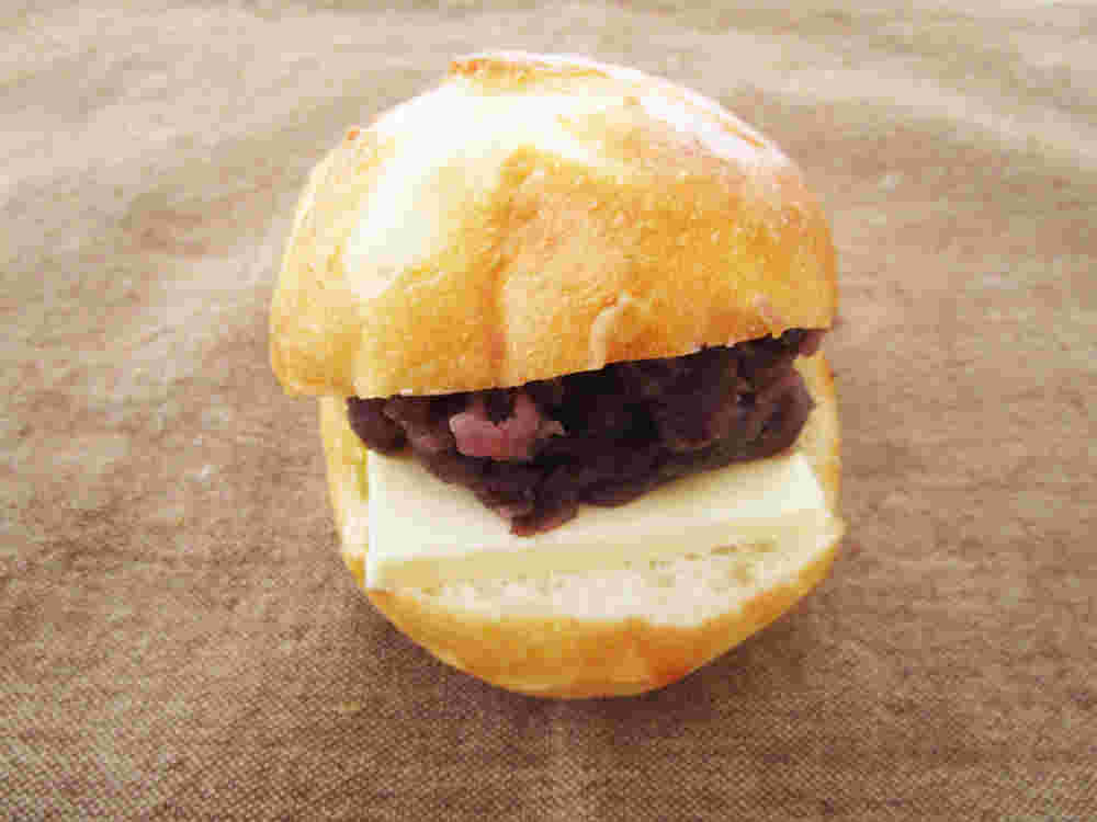 丸くて可愛いあんバターサンド