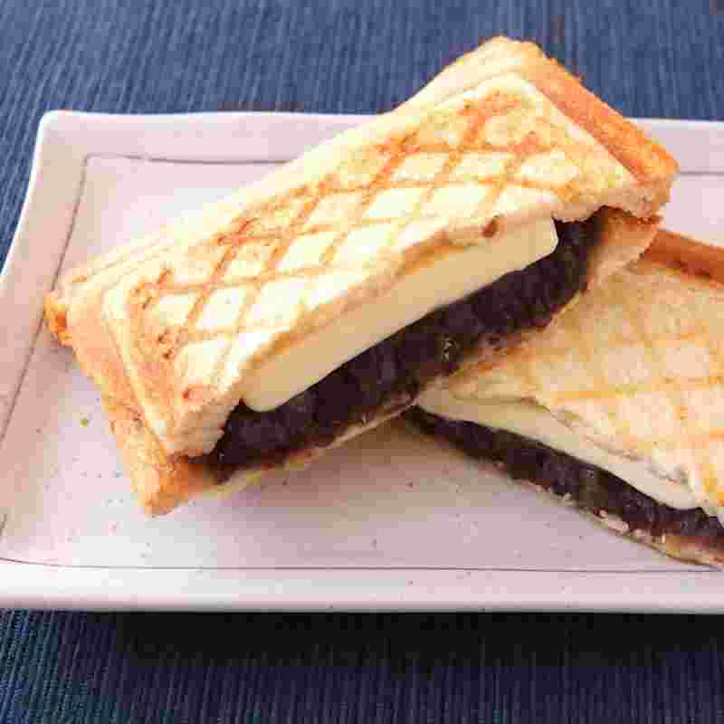 ホットサンドメーカーであんバターサンド