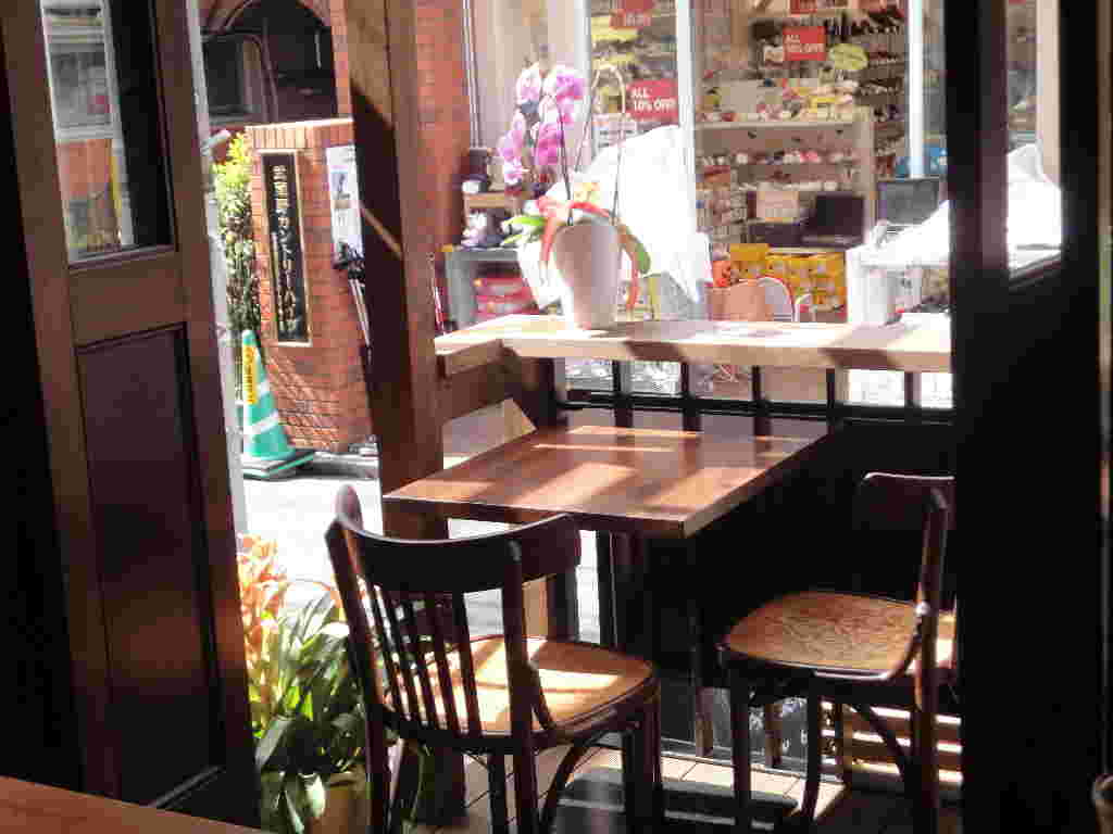 ビストロハッチの店内