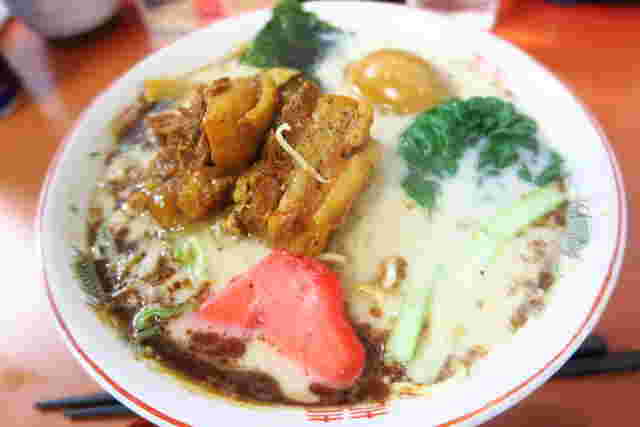 霧色ラーメン全部入り