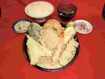 だるまの定食