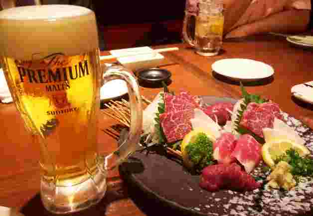 居酒屋感の馬刺し