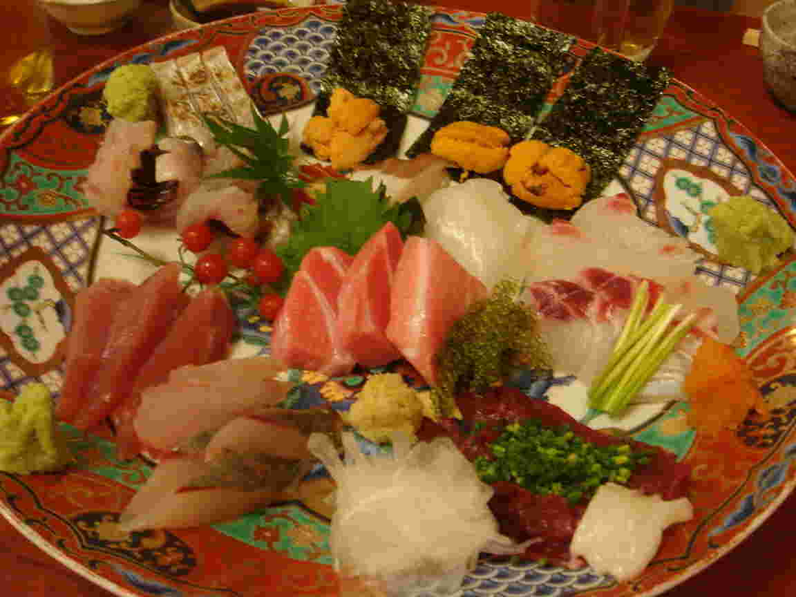 うにの握り、マグロ、中トロ、ぶり、タイなどのお寿司や刺身の画像