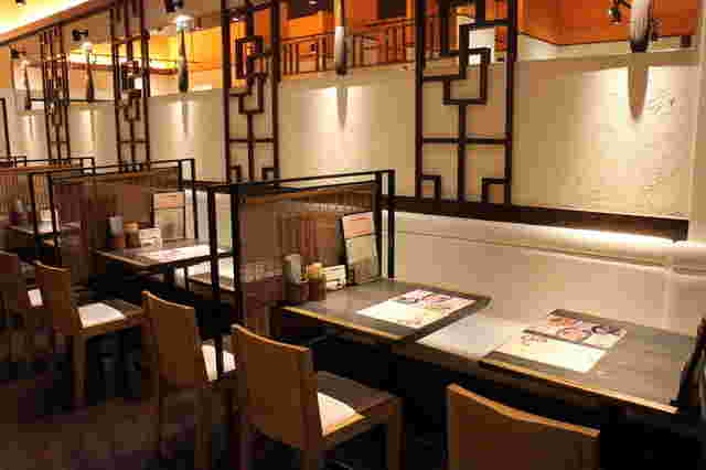 ロンフーダイニング店内