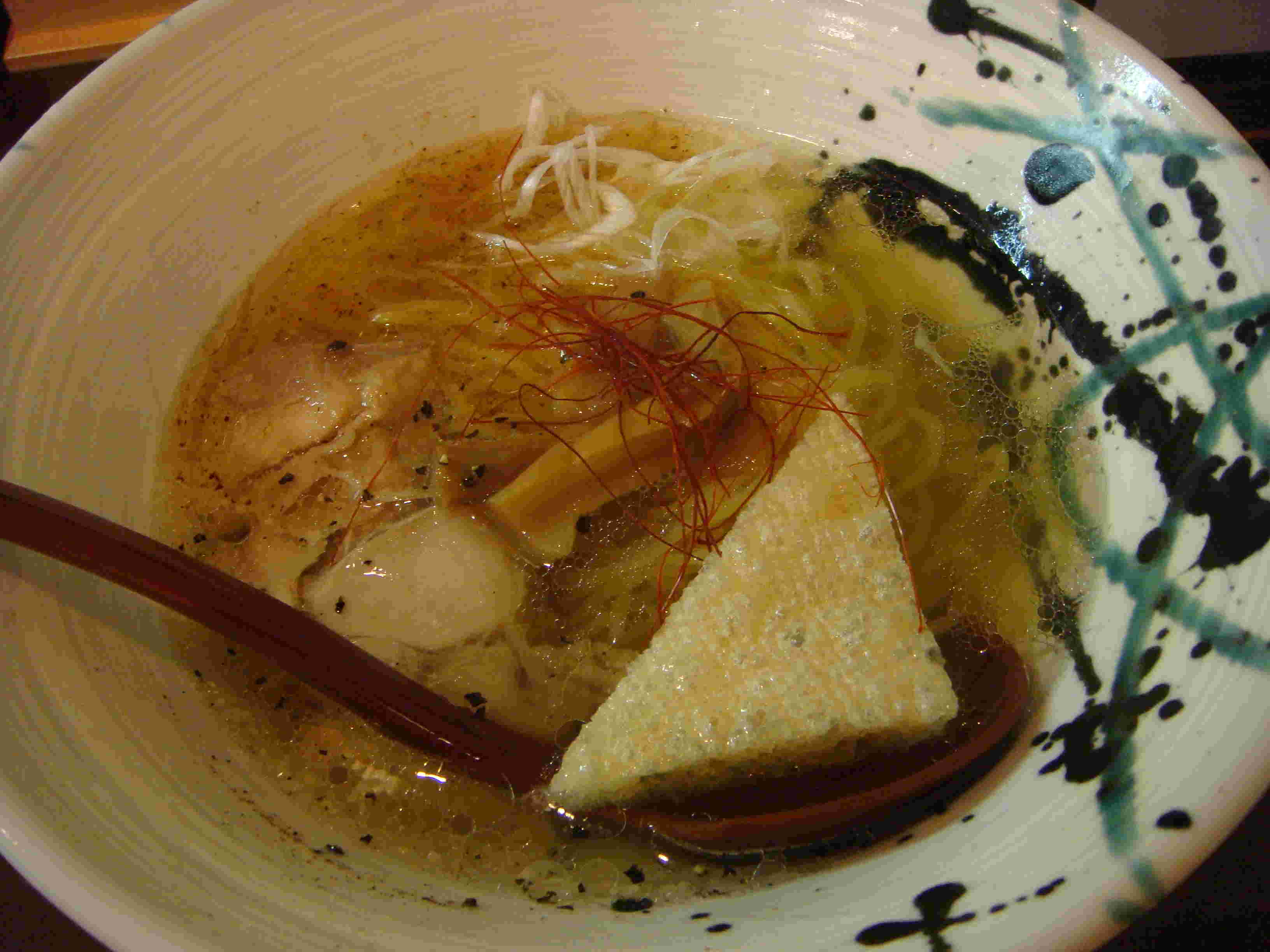 「麺屋かもめ」ラーメン