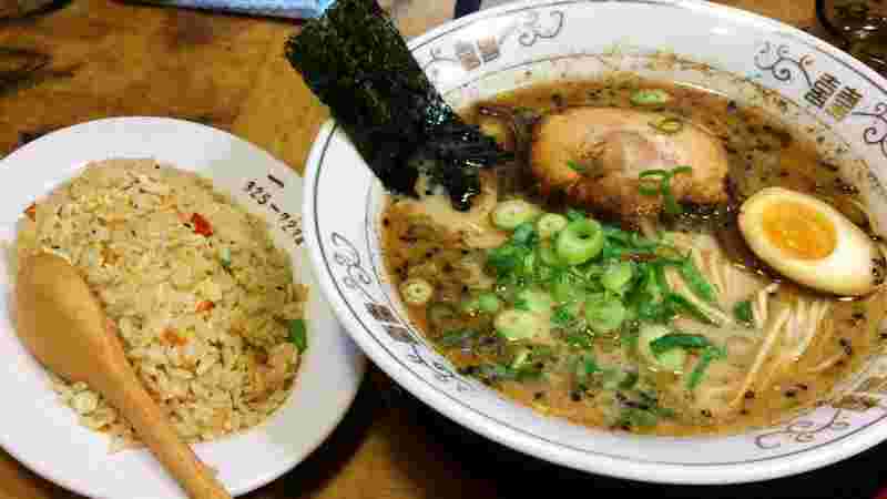 「黒龍紅・熊本駅前店」ラーメン