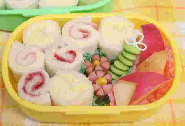 幼稚園児のロールサンド弁当